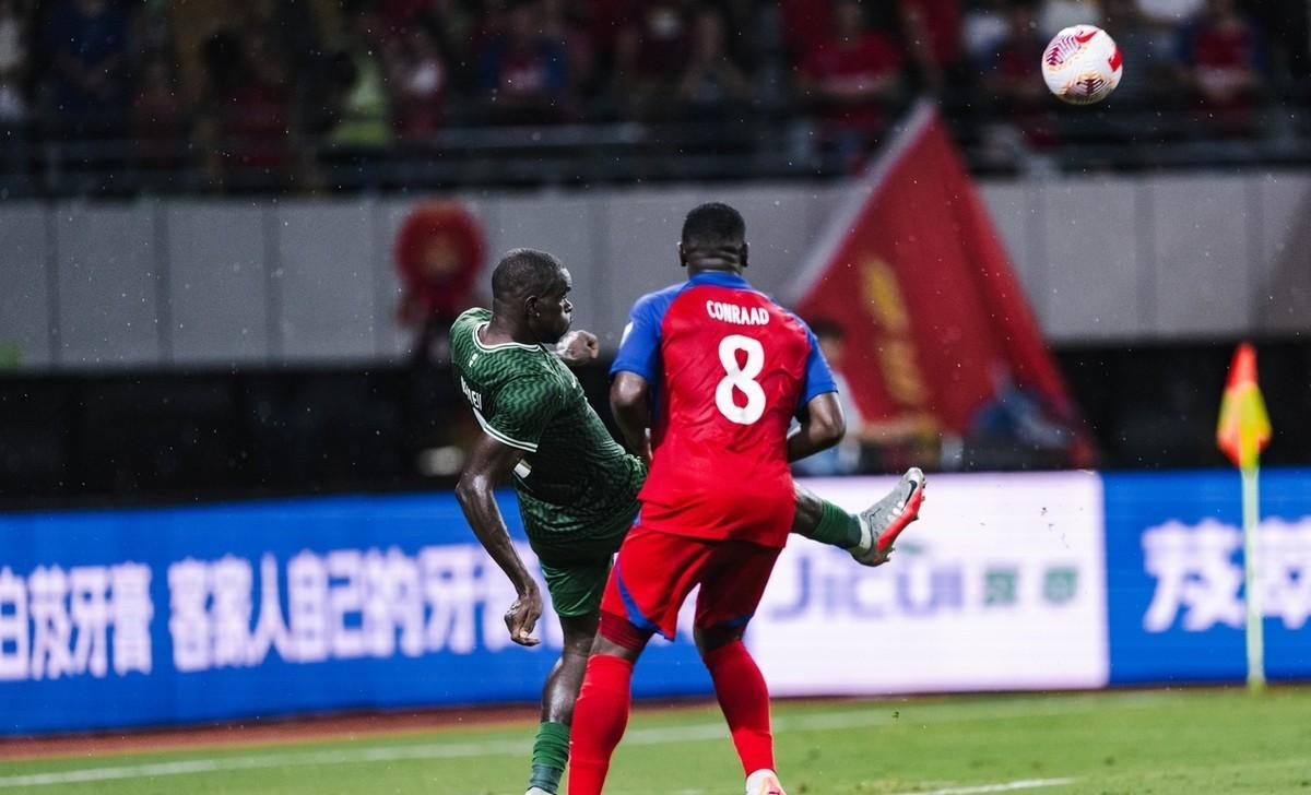 LOL投注平台 -中超加时末段走向成谜，巴塞罗那外线爆发，压力陡增，团队化学反应显著(曼城vs巴塞罗那全场数据)