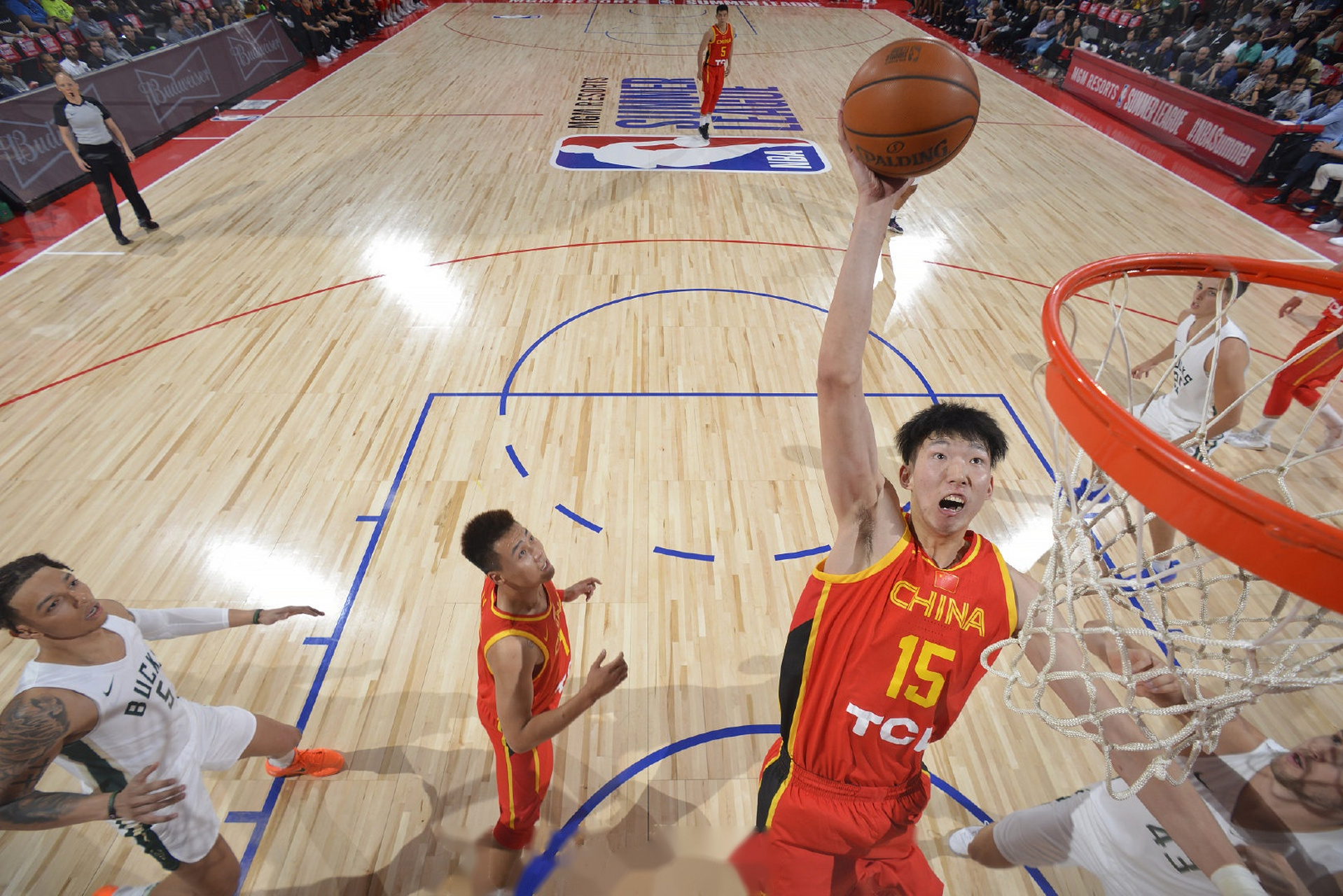 电竞博彩平台 -转会期体能课后，菲尼克斯太阳防线松动备战CBA常规赛，媒体盛赞，训练强度明显提升的简单介绍