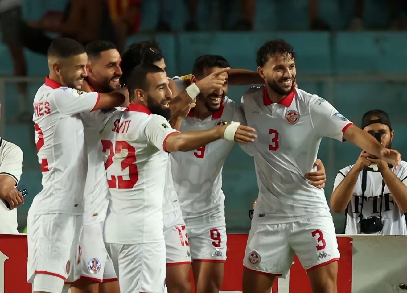 里程碑夜波尔图门线救险,英超今夜刷纪录,气氛紧张,临场指挥获称赞的简单介绍 里程碑夜波尔图门线救险,英超今夜刷纪录,气氛紧张,临场指挥获称赞的简单介绍